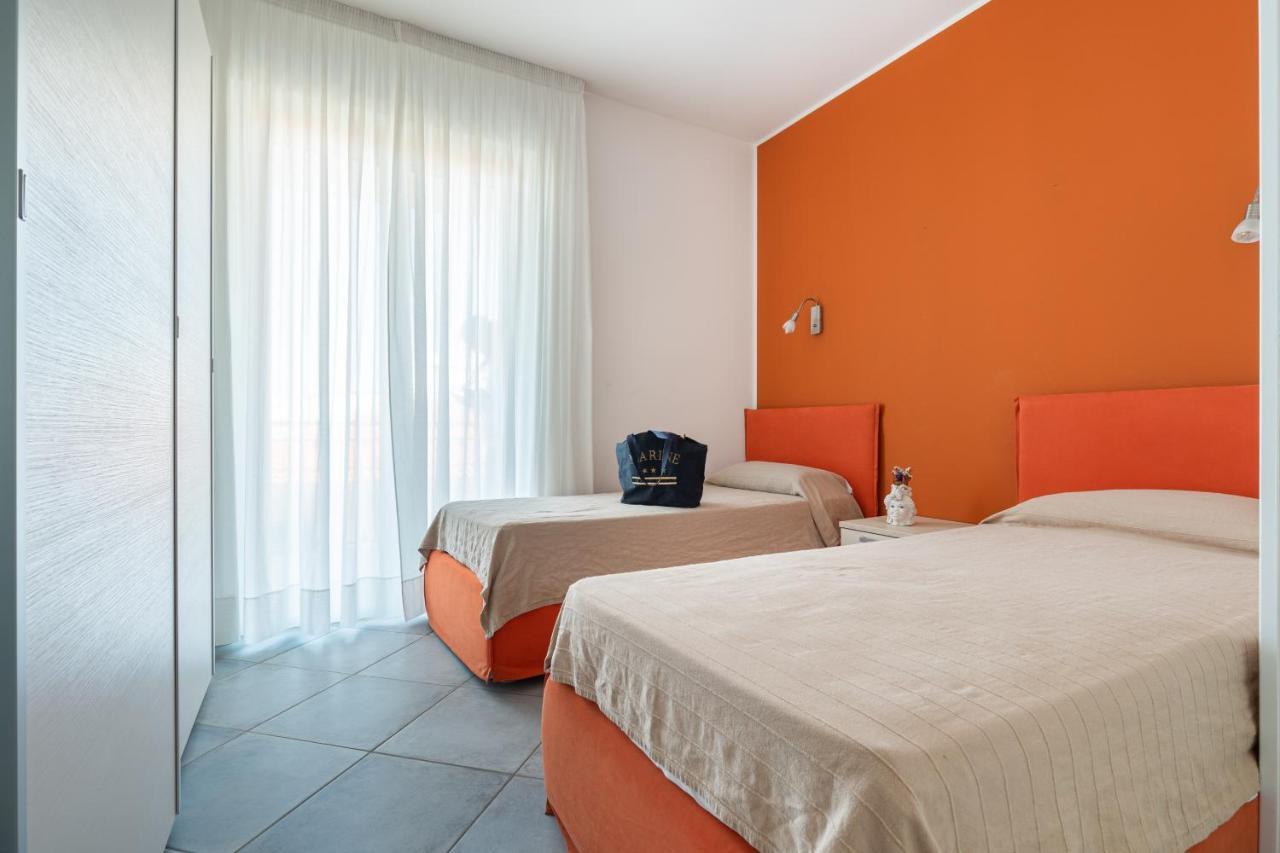 Terraces D'Orlando - Family Apartments With Sea View And Pool Капо-д'Орландо Экстерьер фото