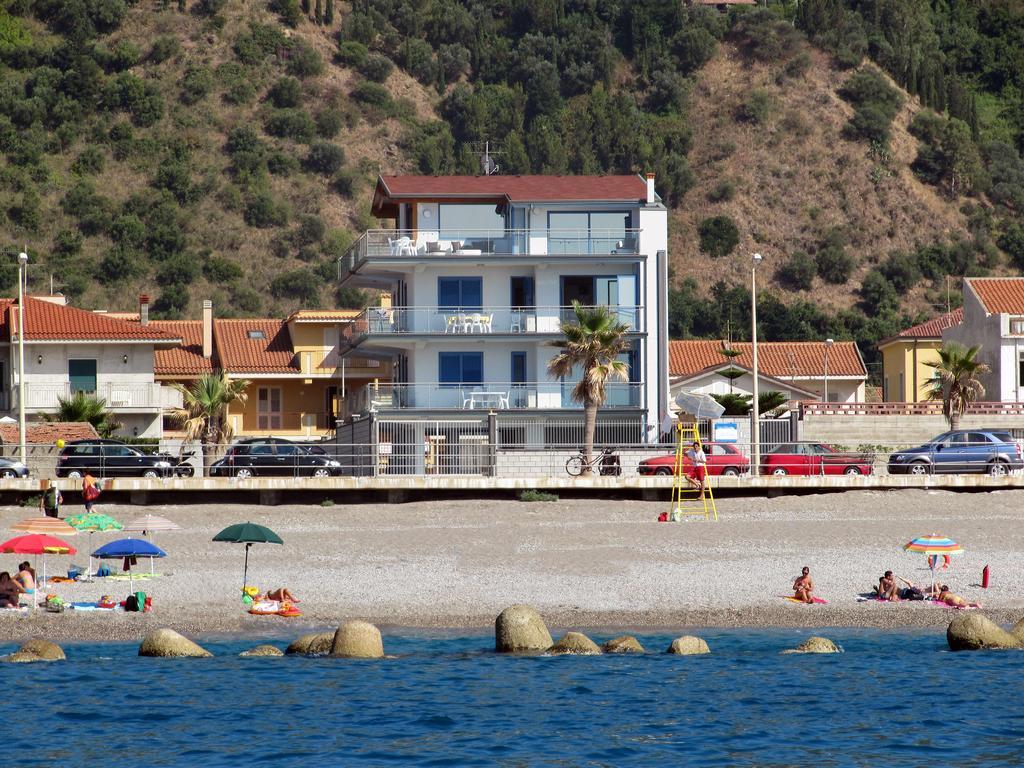Terraces D'Orlando - Family Apartments With Sea View And Pool Капо-д'Орландо Экстерьер фото