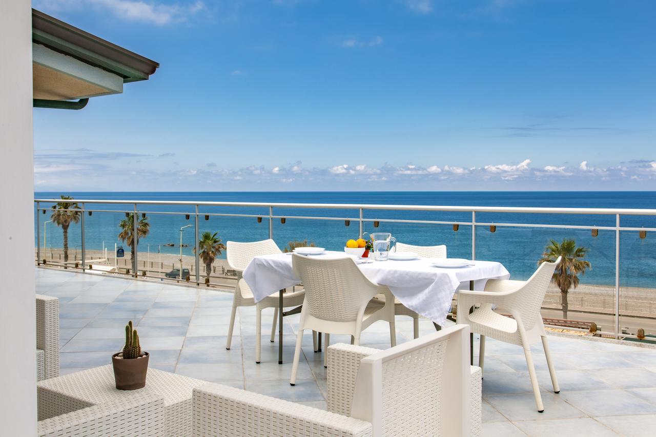 Terraces D'Orlando - Family Apartments With Sea View And Pool Капо-д'Орландо Экстерьер фото