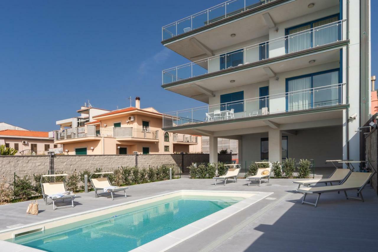 Terraces D'Orlando - Family Apartments With Sea View And Pool Капо-д'Орландо Экстерьер фото